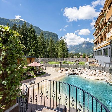 Croce Bianca Leisure & Spa Hotel Canazei Extérieur photo