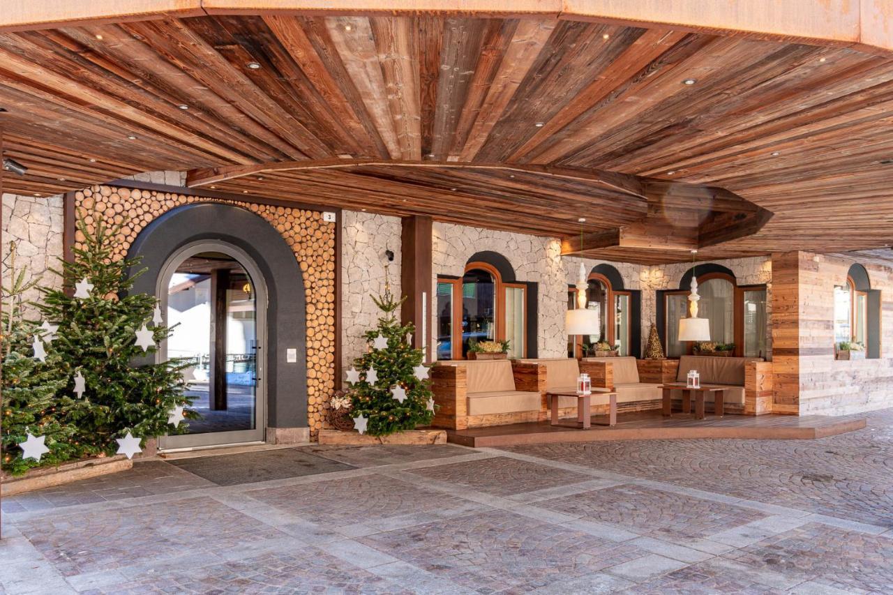 Croce Bianca Leisure & Spa Hotel Canazei Extérieur photo