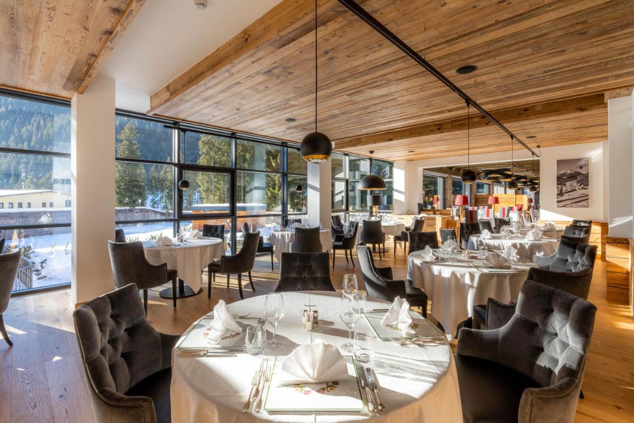 Croce Bianca Leisure & Spa Hotel Canazei Extérieur photo