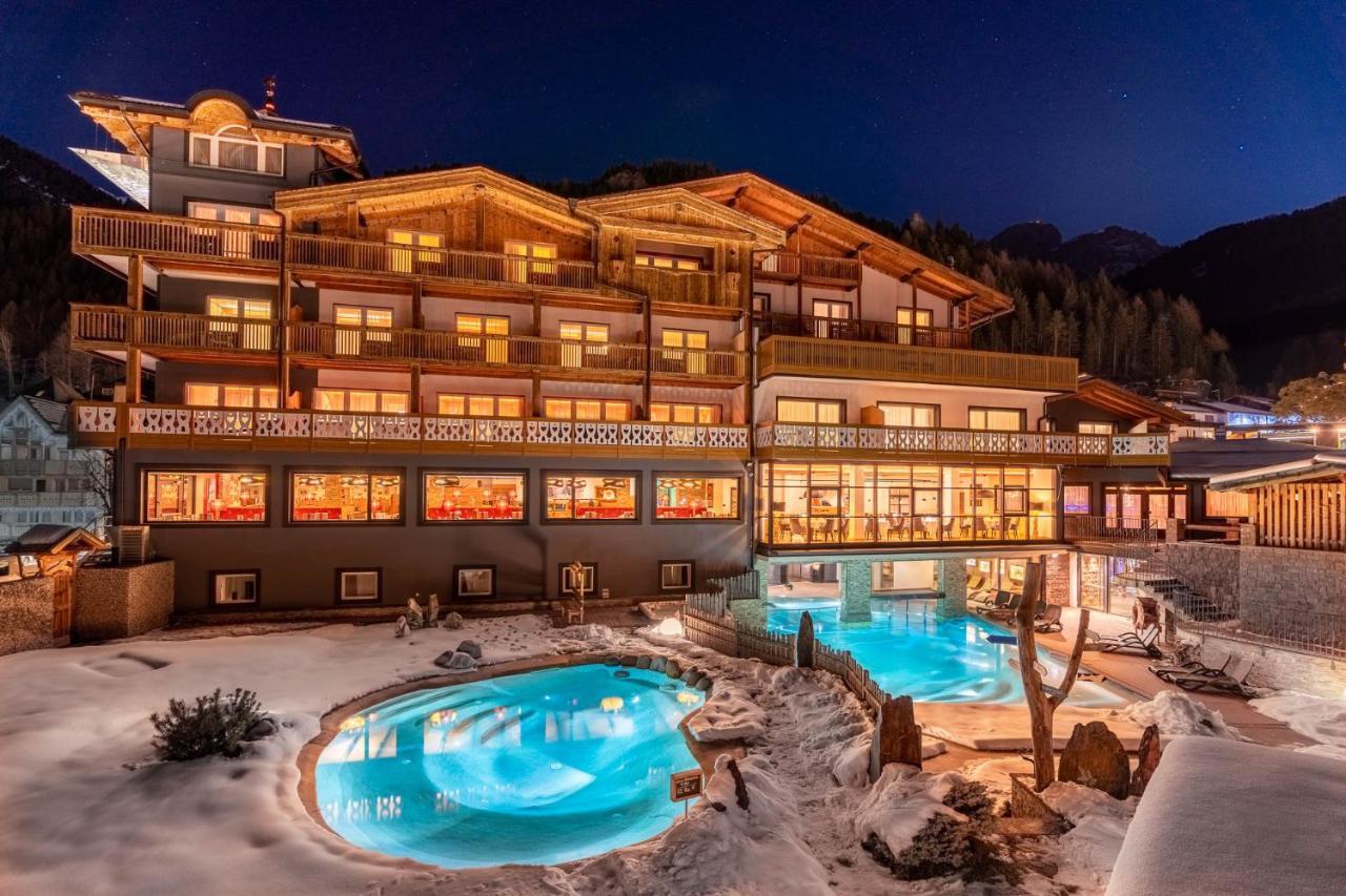 Croce Bianca Leisure & Spa Hotel Canazei Extérieur photo