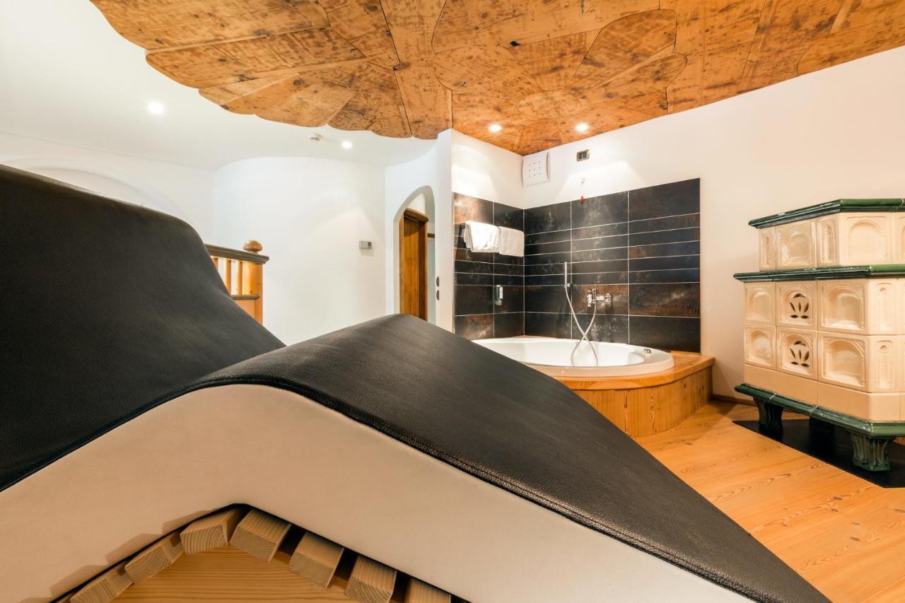 Croce Bianca Leisure & Spa Hotel Canazei Extérieur photo
