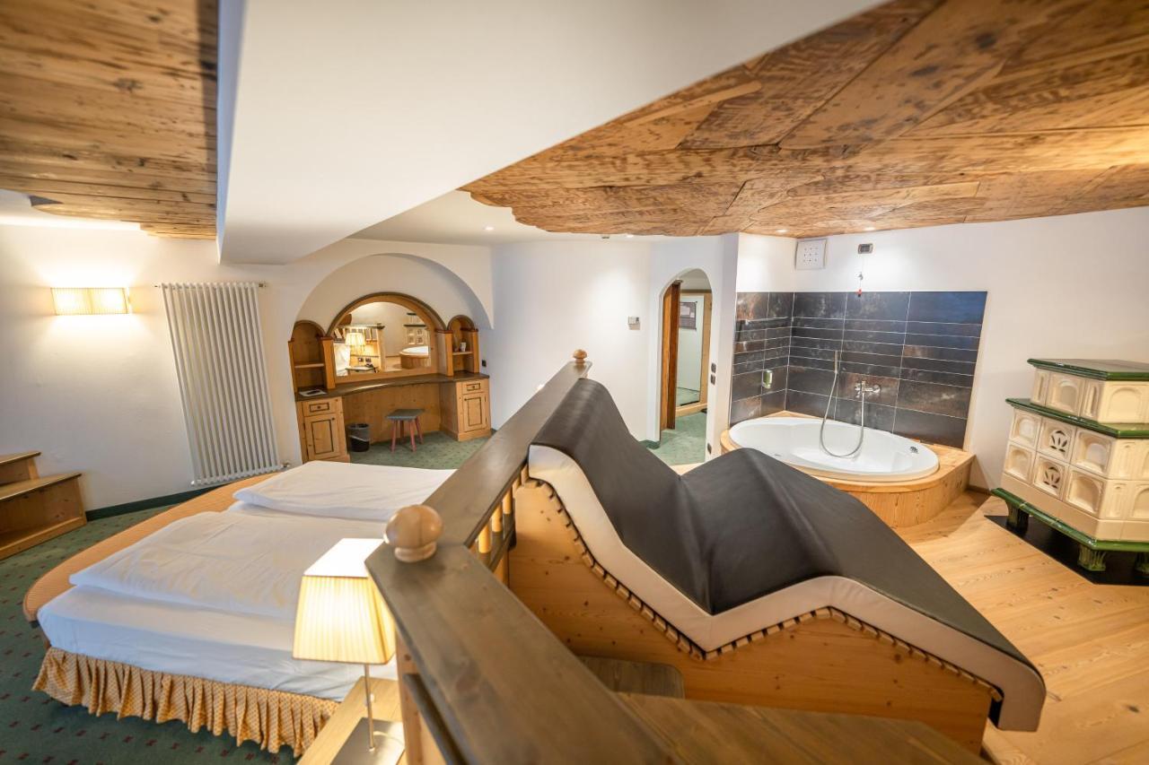 Croce Bianca Leisure & Spa Hotel Canazei Extérieur photo