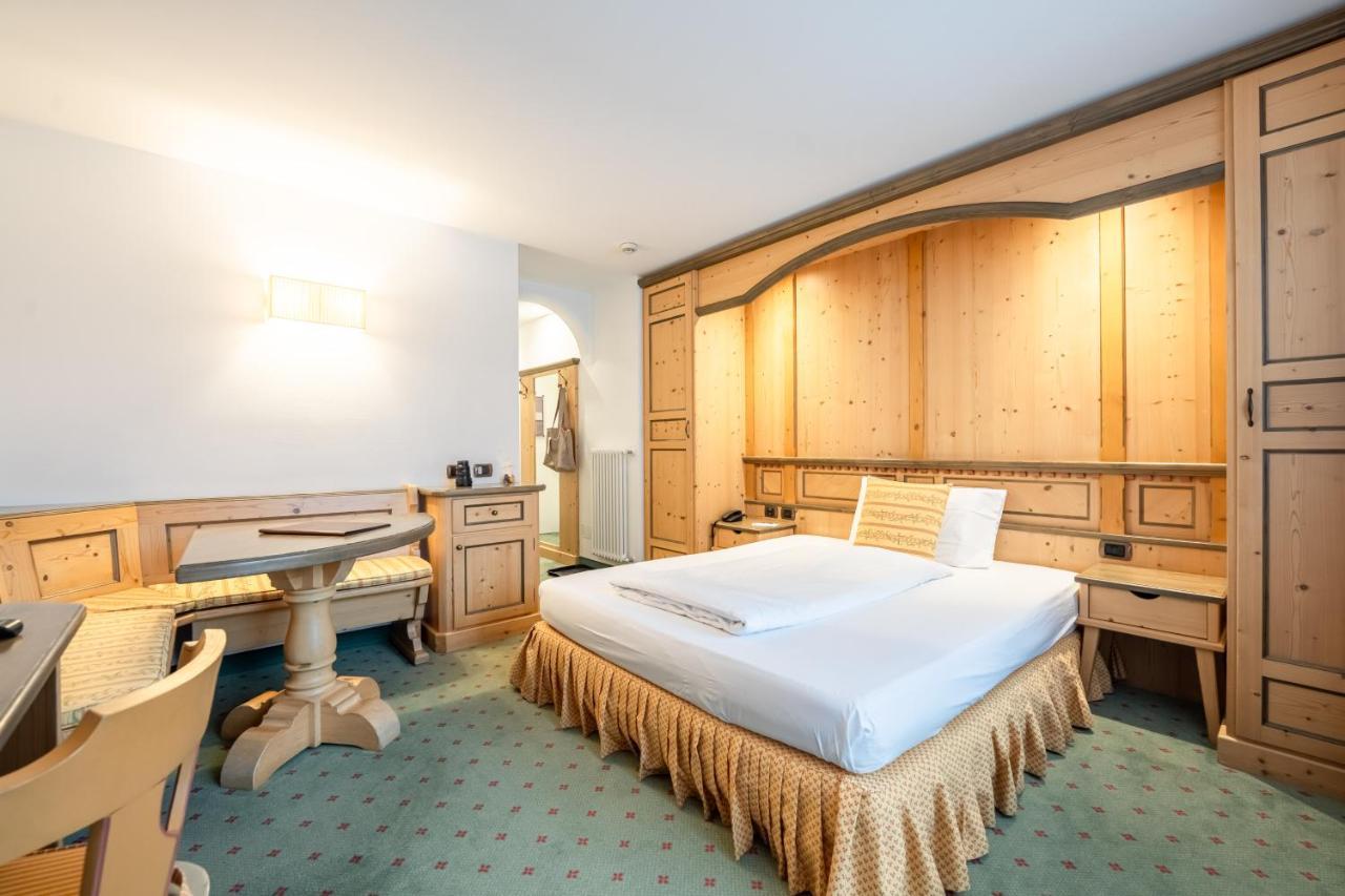 Croce Bianca Leisure & Spa Hotel Canazei Extérieur photo