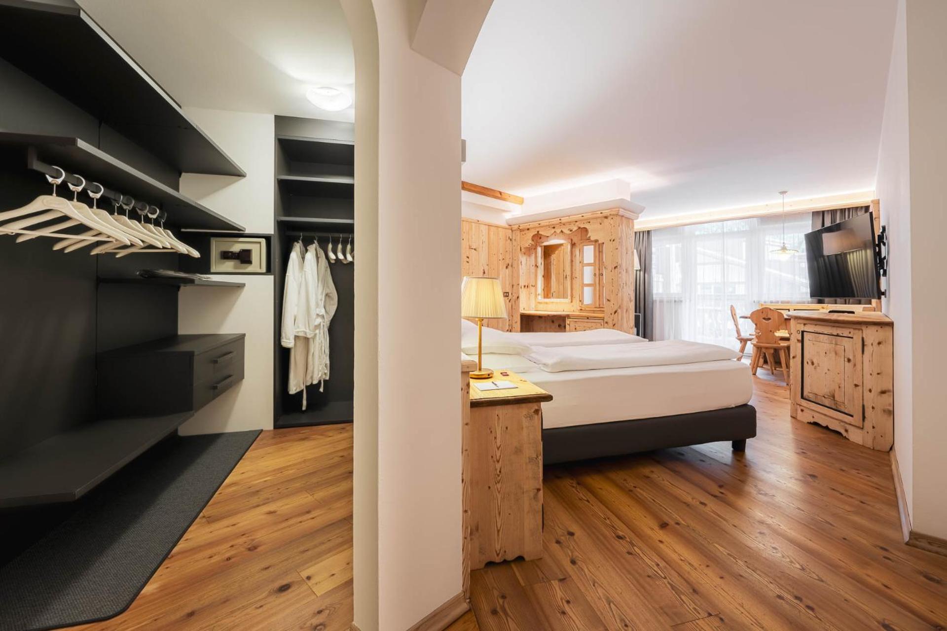 Croce Bianca Leisure & Spa Hotel Canazei Extérieur photo