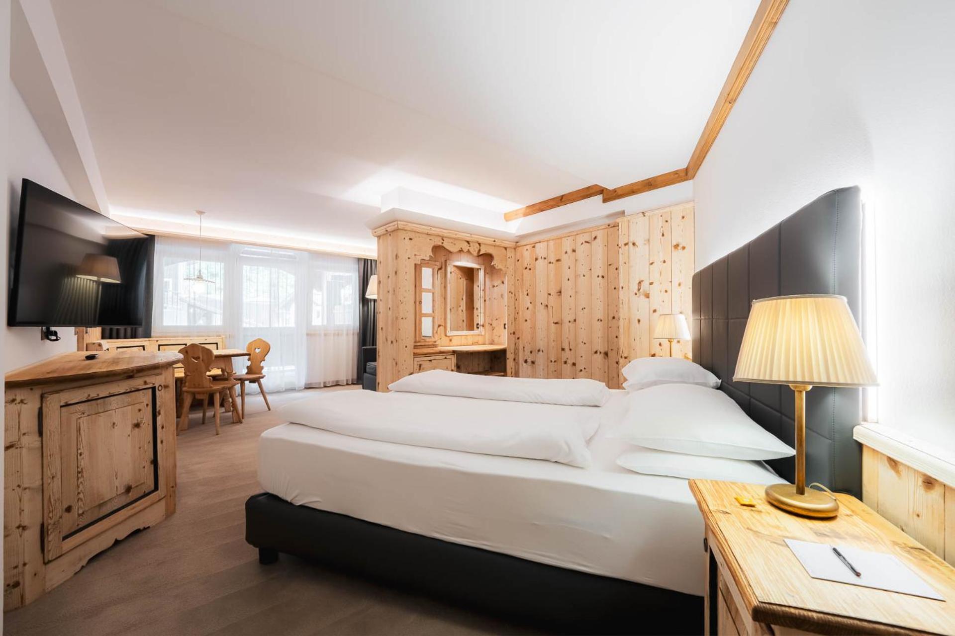 Croce Bianca Leisure & Spa Hotel Canazei Extérieur photo