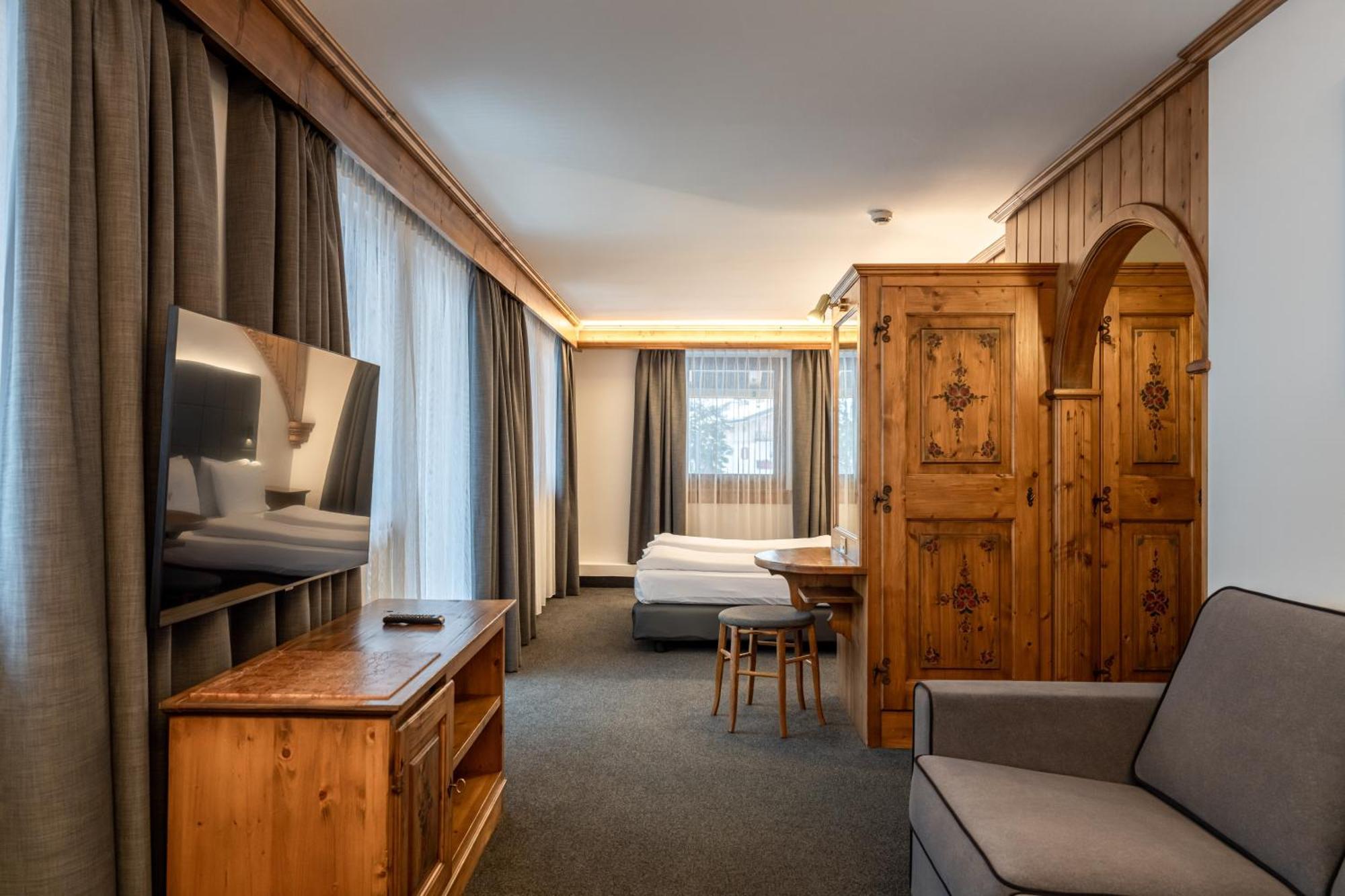 Croce Bianca Leisure & Spa Hotel Canazei Extérieur photo