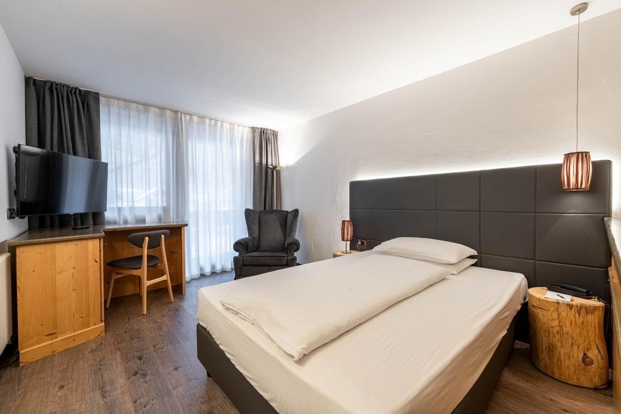 Croce Bianca Leisure & Spa Hotel Canazei Extérieur photo