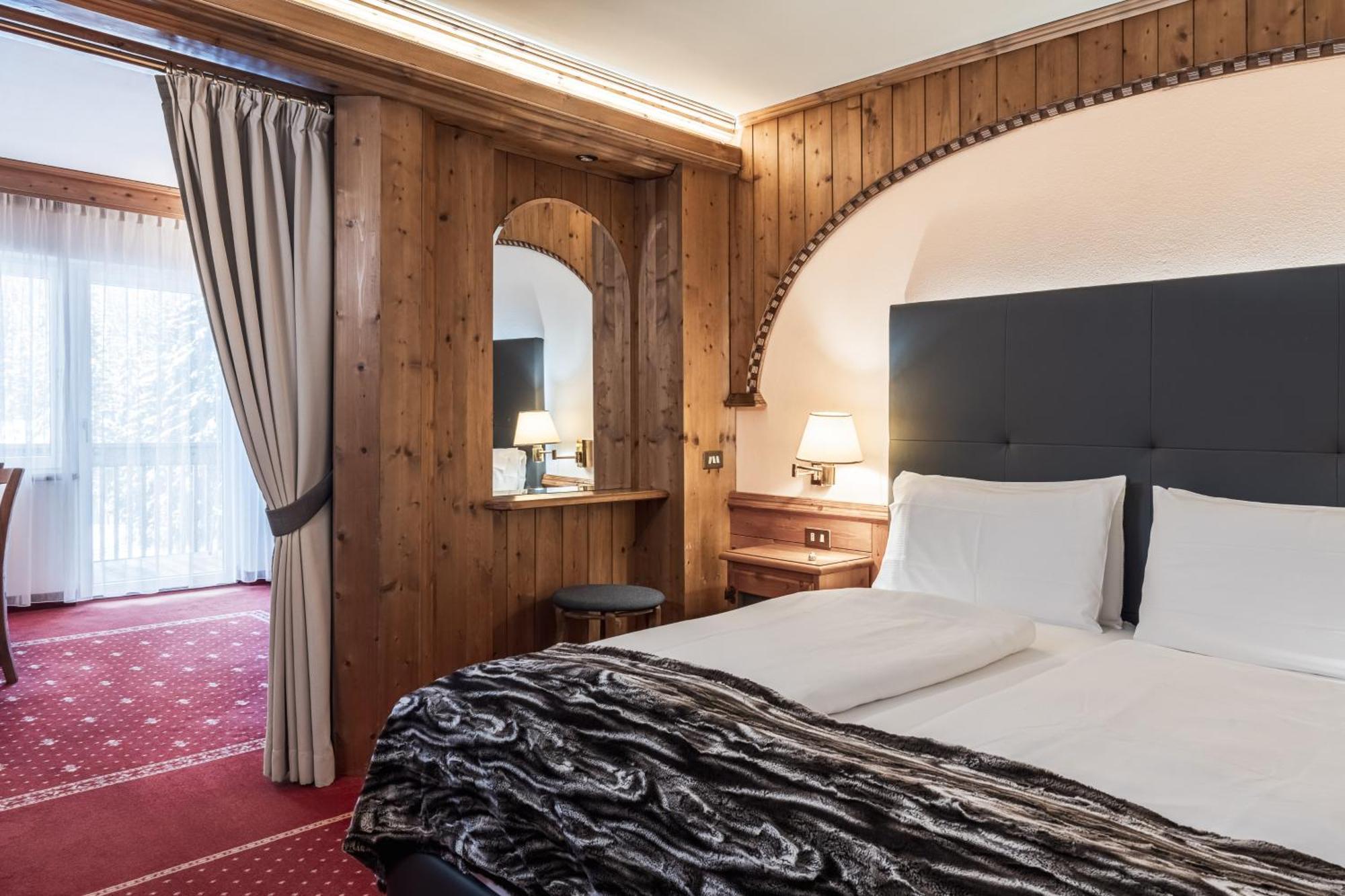 Croce Bianca Leisure & Spa Hotel Canazei Extérieur photo